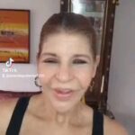 Amanda Gutiérrez Instagram - #buenosdiasalegria "Todo el 🌎 con Edmundo" Cuidado al votar! No toquen la pantalla! Cuenten 5 a la derecha y la manito de abajo! ❤️