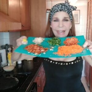 Amanda Gutiérrez Instagram - #buenosdiasalegria  Video viejo,pero receta buenaza!

#sonrieyvoltealatortilla 
#avibraralto 
#vinimosaserfelicesnoperfectos 
#losquieroymucho