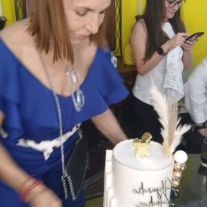 Amanda Gutiérrez Instagram - @aniscakevzla , bella y deliciosa la torta del bautizo de mi nieto Alejandro Andrés!
Para cualquier ocasión, ! Siganla! Divina!😋