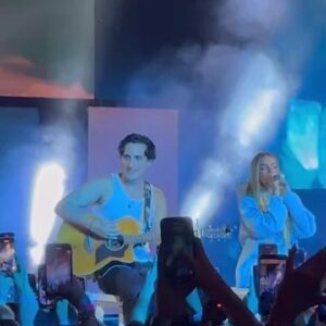Amanda Gutiérrez Instagram - Muy orgullosa, viendo a mi ahijado
Juan Manuel Romero Sosa, @wtfisjaym 
 con @corinasmith , desde chiquito se le veía que iba a ser tremendo músico!❤️
@wtfisjaym
