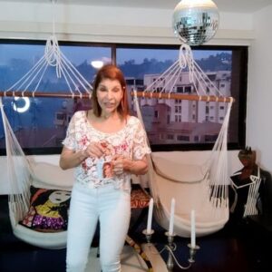 Amanda Gutiérrez Instagram - #buenosdiasalegria 
Los invito a ser felices!

#sonrieyvoltealatortilla 
#avibraralto 
#noalenfurruñamiento 
#nuncanuncapierdanlafé 
#vinimosaserfelicesnoperfectos 
#losquieroymucho