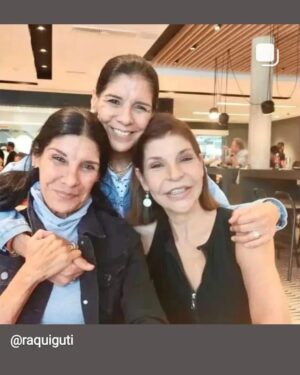 Amanda Gutiérrez Instagram - DESLIZA----- Feliz día de la mujer! A mis hijas. Mis hermanas, todas las de mi familia adquirida, ( Instagram)mis amigas amadas,! Es un privilegio tenerlas!❤️
#lasquieroymucho!