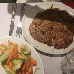 Amanda Gutiérrez Instagram - @romamiacaracas  yo no les puedo explicar lo Delicioso que se come!
Wao amo @romamiacaracas ! La atención ni les cuento...la amabilidad! Se respira cariño y buen sabor! Y nosotros gozando... Pura broma, nada en serio!😂