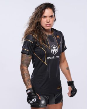 Amanda Nunes Instagram - A leoa tá selvagem ou tá gatinha? 😂😜 Is the Lioness wild or domestic? 😂
