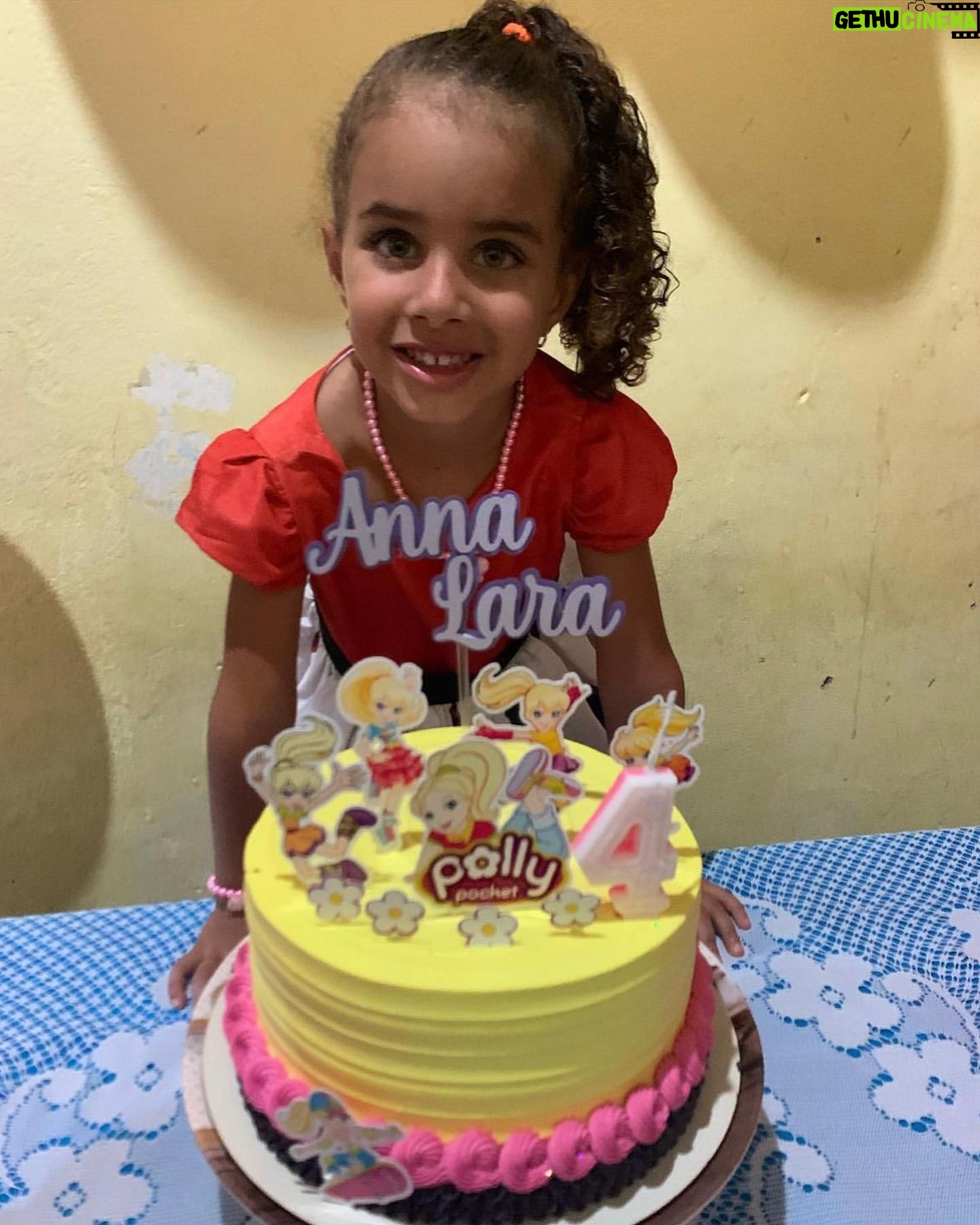 Amanda Nunes Instagram - Feliz Aniversário Larinha 🦖 te amo 😘 Happy birthday to my niece. @annalaranunes