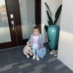 Amanda Nunes Instagram – We can’t believe how fast this day has come. 😭 Como passou rápido! Rae indo para o primeiro dia na escolinha, Deus te proteja e te guarde minha filha.