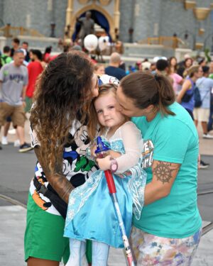 Amanda Nunes Instagram - I can’t wait for us to be 4. 👩‍👩‍👧‍👧 Em breve seremos 4. #happiestplace #disneyworld