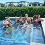 Amanda Nunes Instagram - Curtindo aquele domingão com os amigos… #vitoria . Enjoying Sunday with friends #victory