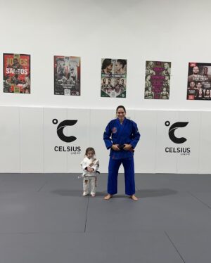 Amanda Nunes Instagram - Ossssss Ela falou 👉🏼 ( eu sou campeã igual a mamãe )