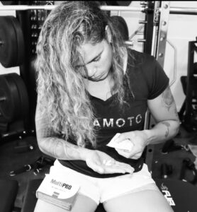 Amanda Nunes Instagram - Nutrition MultiPRO is a multivitamin and mineral food supplement with high-dose vitamins, suitable for adult athletes who train intensively. Vitamin D contributes to the maintenance of normal muscle function, together with potassium, calcium and magnesium, while the various vitamins and minerals it contains contribute to normal energy metabolism. @yamamotonutrition @yamamotonutritionitalia @alphazer