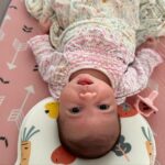Amanda Nunes Instagram - Happy one month to our beautiful baby girl! We love you Hazel. 1 mês de vida da nossa princesa.