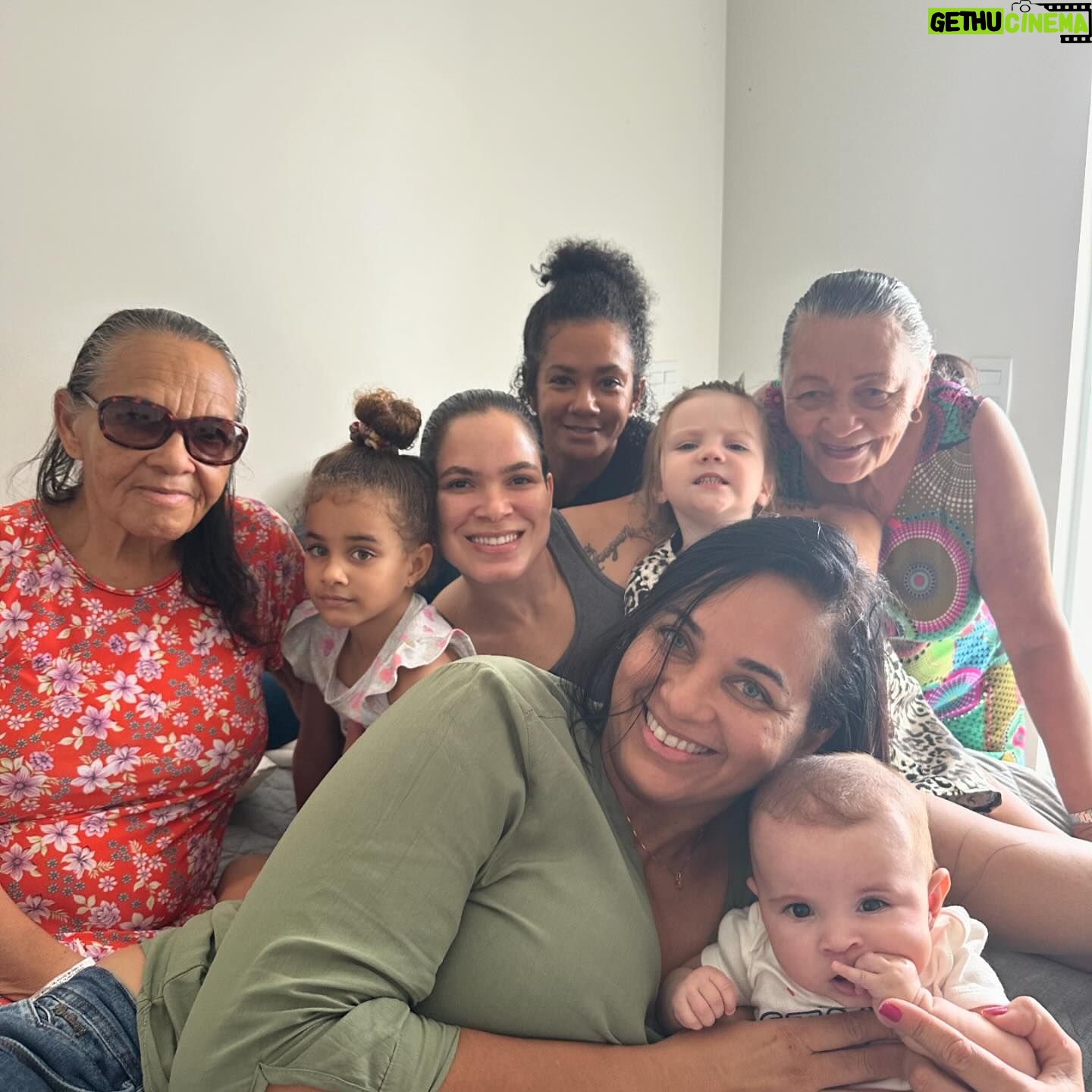 Amanda Nunes Instagram - Família ❤️ family 🇧🇷