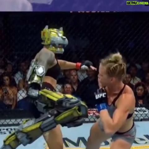 Amanda Nunes Instagram - Mittwork with the baddest female fighter in the world @amanda_leoa @rogerdkrahl @fakeblackbelts #kyushogang Repost:@snatchinsnacks #mma #ufc #headkick #champion #knockouts #knockout #reels #viral #trending #jakepaul #fights #boxingdrills #kickboxingdrills #muaythai #explorepage #coralspringsfl #sunrisefl #browardcounty #ftlauderdale