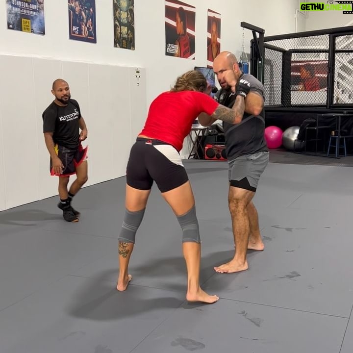 Amanda Nunes Instagram - Drills with coach @dezm80 @lionessstudio2022 and my Bro @brunocariocasantos Drills com Prof Dez e Meu parsa Bruno Carioca. #wrestling 🤼♂️