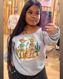 Amanda Salinas Instagram - 💀 #sweatshirtmadebyme