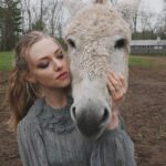 Amanda Seyfried Instagram - FBF aprils ago ft. childhood basement, @sashalvaoneill and Gus