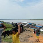 Amanda de Godoi Instagram – Fim de mais uma missão!
Dessa vez fomos entregar pessoalmente as mais de 7,5 toneladas em cestas básicas nas várias comunidades ribeirinhas ao longo do Rio Manicoré, no Amazonas. Milhares de pessoas estão sendo afetadas pela pior seca da história que o Norte do nosso país está passando. 
Muito obrigada a todas as pessoas que ajudam nas campanhas de doações. Muito obrigada ao @idesam pelas doações e pela parceria. 
@greenpeacebrasil