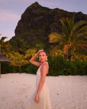 Amandine Petit Instagram - Coup de cœur pour cette île 🌴🫶🏼
@beachcomber_hotels - invitation voyage de presse
