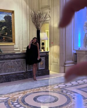 Amandine Petit Instagram - Très heureuse de remettre le Green Award récompensant les actions pour le climat lors du @le.grand.diner avec @ellefr, je suis tellement reconnaissante de pouvoir vivre des moments comme ceux-là 🥹❤️

Dress @lespreteuses 
Parure @apmmonaco ultra fan 
Crédit photo @charlottelobry @le.grand.diner 
avec dream team @talentlabparis @meredith.gyn