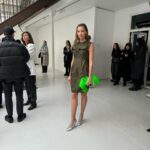Amandine Petit Instagram - PFW 2024 ✨ 1. En mode paparazzi 2. Show of the day @alphonsemaitrepierre 3. Ultra fan de mon look by @alphonsemaitrepierre @karlaotto 4. « N’insiste pas » @camillelellouche (vous avez la ref j’espère !) 5. Quand on me demande une interview mais en anglais 6. Wow @carelparis 7. J’ai l’air bien trop sérieuse 8. Le slogan pourrait être : une paire achetée, la deuxième offert ! Mais non … 9. Tellement reconnaissante de pouvoir vivre ces moments :) 10. Merci @embryolisse pour ce superbe moment