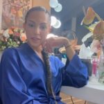 Amanza Smith Instagram - Let’s chat hair care 🌿 keeping it natural with @artnaturals Organic Rosemary Castor hair oil. #ArtNaturalsPartner #hairgrowth #hairoil #ArtNaturals