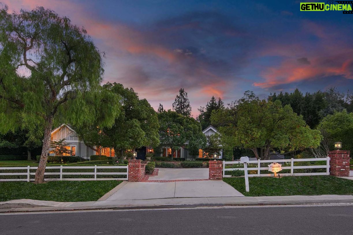 Amanza Smith Instagram - Just Sold in Hidden Hills - 25225 Eldorado Meadow Rd. - $6,450,000 6 Beds / 7 Baths / 8,621 Sq. Ft. / 52,004 Lot Size Nestled in the prestigious gated community of Hidden Hills, find this timeless English Country Tudor residence offering ultimate privacy and luxury. Its classic design is complemented by exceptional construction and high-quality finishes, creating an opulent estate. This property is situated on over one flat acre with lush landscaping and majestic mature trees. Among its remarkable features are a detached guest/pool house that spans over 1,000 square feet with a full bathroom, an impressive wine cellar housing 1500 bottles, and a large resort-like pool and spa. Inside the main home, you’ll discover 6 bedrooms, 6 baths, a formal office/library, a large dining room, and a beautifully designed great room with a wet bar. The heart of the home lies in the impeccably crafted center island kitchen, adorned with top-of-the-line Wolf appliances. Outside, the resort-style grounds are adorned with a custom pool and spa, a bocce ball court, an outdoor kitchen, a covered entertainer’s patio, and sprawling, manicured lawns. This elegant estate property is a true gem in one of Southern California’s premier equestrian communities. Listed by: @alexanderhuerta_ @jasonoppenheim @amanzasmith