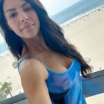 Amanza Smith Instagram - Beach daze! What’s your favorite beach activities? Volleyball, Surfing etc? Or are you like me and just like to tan and drink fruity frozen drinks 🍹 with umbrellas in them?