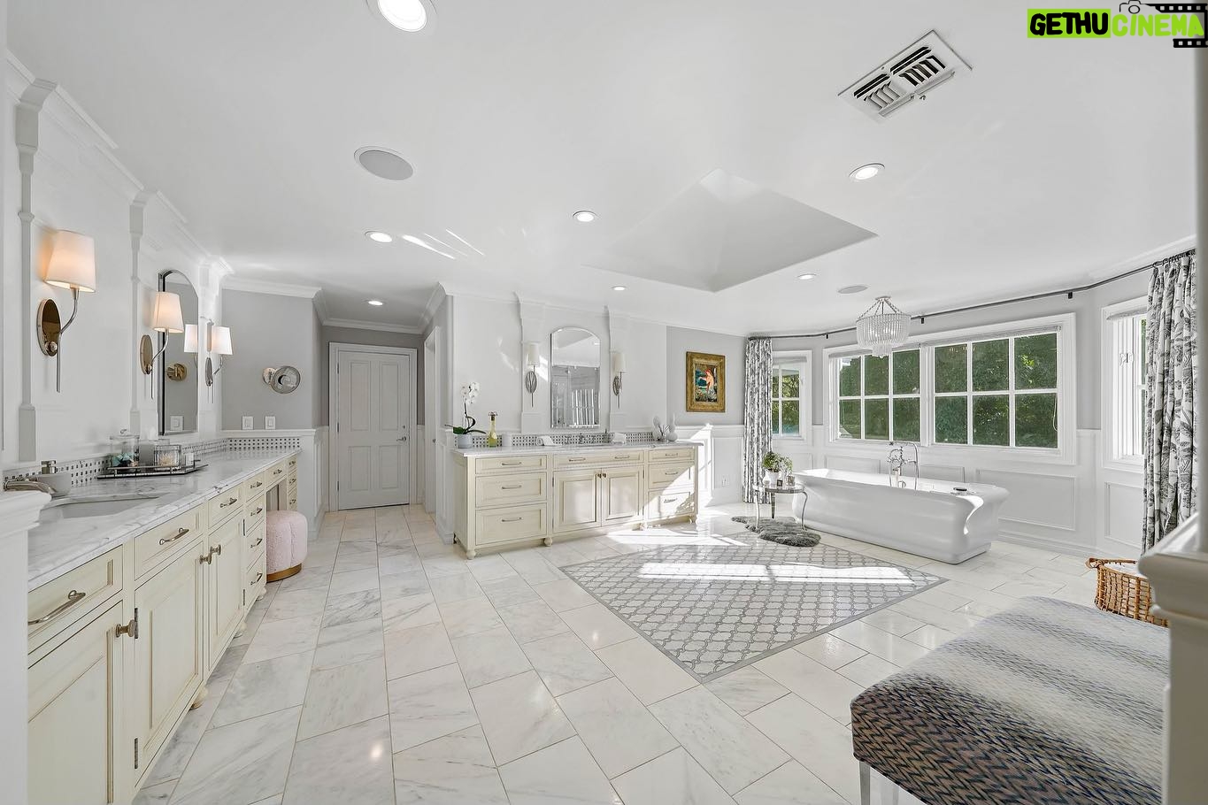 Amanza Smith Instagram - Just Sold in Hidden Hills - 25225 Eldorado Meadow Rd. - $6,450,000 6 Beds / 7 Baths / 8,621 Sq. Ft. / 52,004 Lot Size Nestled in the prestigious gated community of Hidden Hills, find this timeless English Country Tudor residence offering ultimate privacy and luxury. Its classic design is complemented by exceptional construction and high-quality finishes, creating an opulent estate. This property is situated on over one flat acre with lush landscaping and majestic mature trees. Among its remarkable features are a detached guest/pool house that spans over 1,000 square feet with a full bathroom, an impressive wine cellar housing 1500 bottles, and a large resort-like pool and spa. Inside the main home, you’ll discover 6 bedrooms, 6 baths, a formal office/library, a large dining room, and a beautifully designed great room with a wet bar. The heart of the home lies in the impeccably crafted center island kitchen, adorned with top-of-the-line Wolf appliances. Outside, the resort-style grounds are adorned with a custom pool and spa, a bocce ball court, an outdoor kitchen, a covered entertainer’s patio, and sprawling, manicured lawns. This elegant estate property is a true gem in one of Southern California’s premier equestrian communities. Listed by: @alexanderhuerta_ @jasonoppenheim @amanzasmith