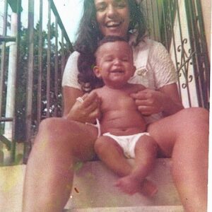 Amaury Nolasco Instagram - Lo eres todo para mi. No sé qué haría si algun dia me faltaras. Por eso quiero gritar con ansias al universo que TE AMO MAMI ❤️. Madre solo hay una. Y la mejor bendición que me ha dado Dios, has sido tú.
Feliz Día de las Madres.
#BakinPower