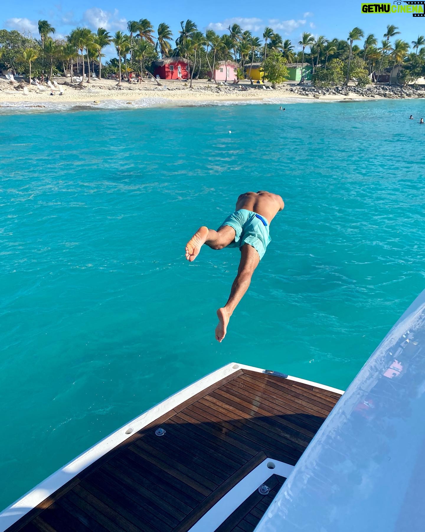 Amaury Nolasco Instagram - Jumping into 2022 grateful for the life I’ve had and all the blessings God has given me. Let’s go for more ! Wishing EVERYONE an AMAZING NEW YEAR ! #whereinthewolrdisamaury