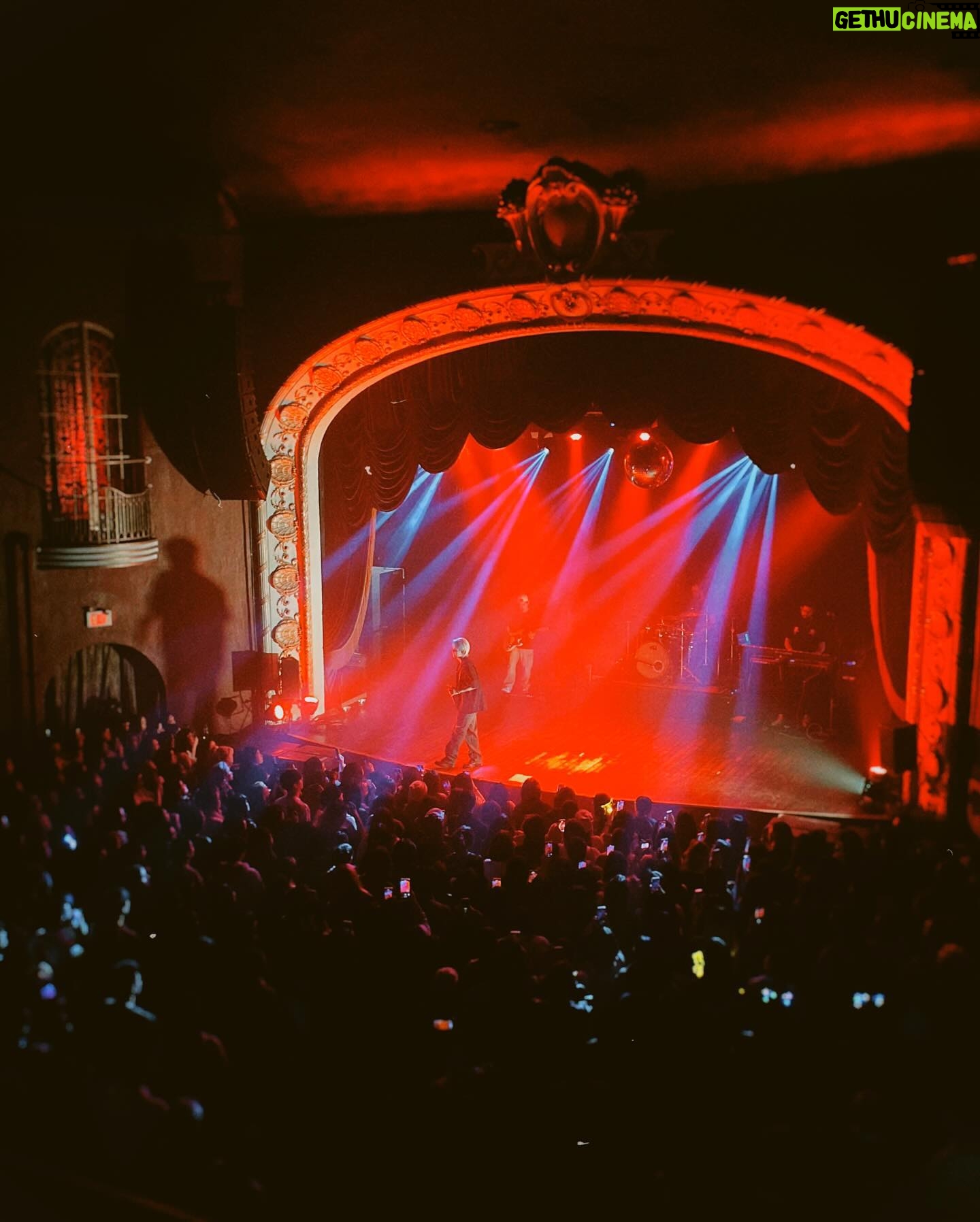 Amber Liu Instagram - TORONTO! Been a long overdue show and WE FINALLY MADE IT!! I felt so much love last night so thank you thank you thank you 🧡💛 also really happy i had got serve you guys at the merch booth haha thank you for the 5 stars, my boss will be really happy 😉 love you guys!!! Hope to see you again. MONTRÉAL SEE YOU TONIGHT!!