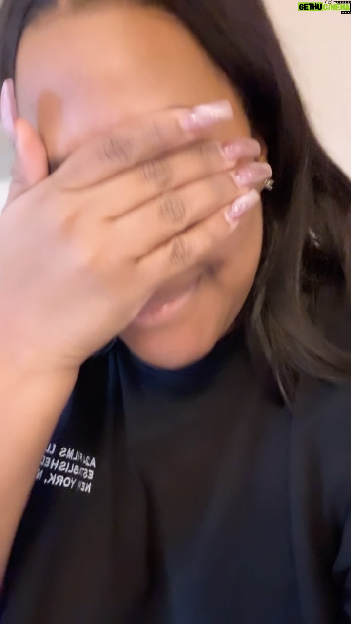 Amber Riley Instagram - You’re gonna judge me, but that’s ok, most of yall don’t clean under your fingernails and only call ya mama once a month 🖕🏾😂 #SBF2 #SINGLEBLACKFEMALE2 #Lifetimemovies #Lifetime