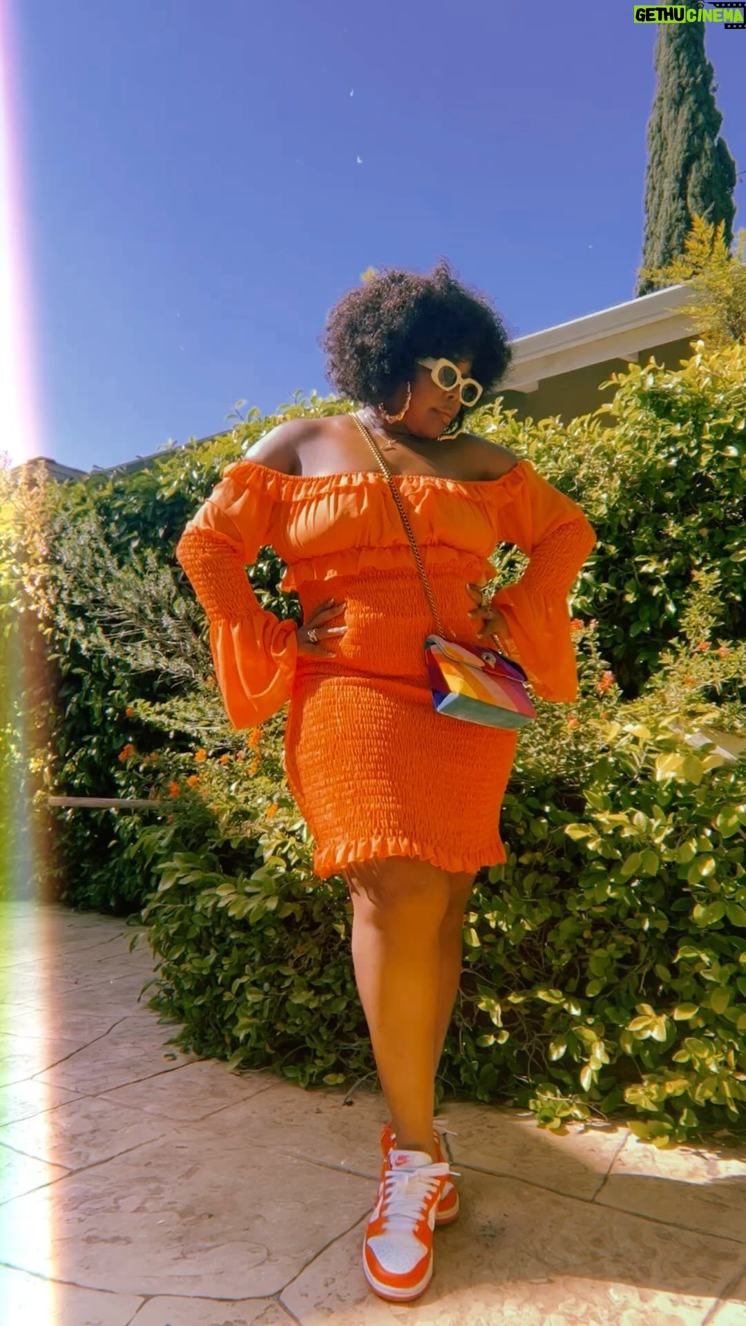 Amber Riley Instagram - Me and the sun just GET eachother. I’m a 🌻 Before y’all ask… Dress: @prettylittlething