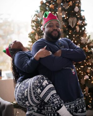 Amber Riley Instagram - Merry Christmas to all, and to all a good night! 🎄 ❄️ (the last 2 photos were the best 😂)