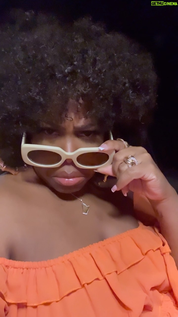 Amber Riley Instagram - If you didn’t understand what I just said, it wasn’t for you, it was about you 🙃 the irony in the comment section on that video, MIND BLOWING!!!