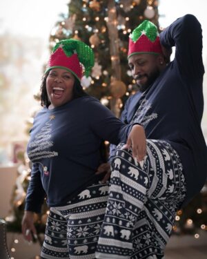 Amber Riley Instagram - Merry Christmas to all, and to all a good night! 🎄 ❄️ (the last 2 photos were the best 😂)