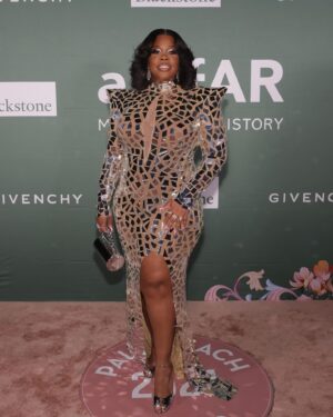 Amber Riley Instagram - I had such an amazing time lending my voice to support the fundraising efforts of @amfar AND honoring the effervescent Ms @therealdionnew. It was my first time attending this event, but I’m praying it won’t be the last 🤍♥️ also… Tom Ford AND Tommy Hilfiger called me best dressed of the night. TALK TO ME NICE! 

Photographer: @gettyimages 
Makeup: @darlydimakeup 
Hair: @iamofficialjai 
Stylist: @icontips 
Designer: @angelbrinks