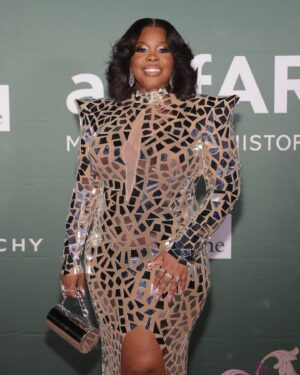 Amber Riley Instagram - I had such an amazing time lending my voice to support the fundraising efforts of @amfar AND honoring the effervescent Ms @therealdionnew. It was my first time attending this event, but I’m praying it won’t be the last 🤍♥️ also… Tom Ford AND Tommy Hilfiger called me best dressed of the night. TALK TO ME NICE! 

Photographer: @gettyimages 
Makeup: @darlydimakeup 
Hair: @iamofficialjai 
Stylist: @icontips 
Designer: @angelbrinks