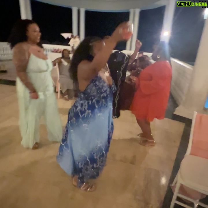 Amber Riley Instagram - •Jamaica Dump• My whole family went to Jamaica to celebrate my big brother getting married 😊