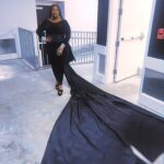 Amber Riley Instagram - Category is…Opulence 👑 Stylist : @icontips 👗: @melissamercedesofficial 🪡 🧵: @fittedbycarolinag 💇🏾‍♀️ & 💄 : Me 📸: @bmyisha