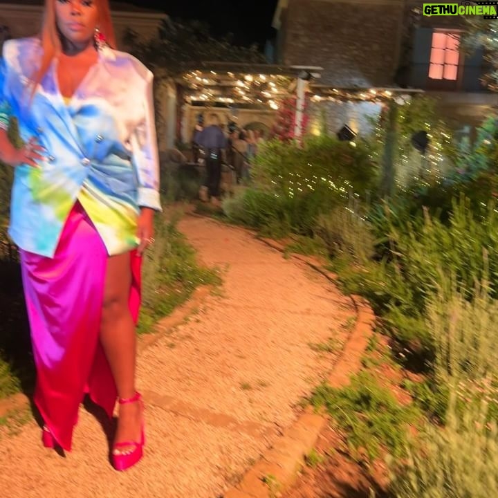 Amber Riley Instagram - Some days I feel like I know exactly who I am, and what Iām supposed to be doing. Some days I have no clue... Guess what kind of day THIS was? š Stylist: @icontips Hair: @marvinzworld_ Makeup: @veechanda