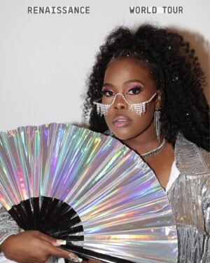 Amber Riley Instagram - *RENAISSANCE* Had to pull up and come through for the QUEEN on her birthday! My 5th time seeing @beyonce LIVE and every single time I leave in awe and I always leave inspired. Special shout-out to @neoncowboys for helping me standout with my light up jacket!!! Nobody had on anything like it 😜💁🏾‍♀️ PERIODT!!! 

Thank you for the pics bestie @alfredoflores 📸📸📸
Makeup: @missdrini 
Hair: Me