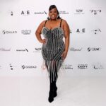 Amber Riley Instagram - Always a good time @ejaf for #EJAFOscars, and it’s in support of such an important cause! Thank you for having us again this year! @eltonjohn Stylist: @icontips Hair: @stylesbydavonte Makeup: @missdrini Tailoring: @fittedbycarolinag Thank you for these amazing custom earrings @iv.pcz 🤍 🎶: “Pearls” @jessieware