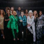 Amber Riley Instagram - Make sure you tune in tonight as I tribute the Queen! MS ARETHA FRANKLIN 👑 Tonight 11/15 at 9p! Tune in. CMT SMASHING GLASS