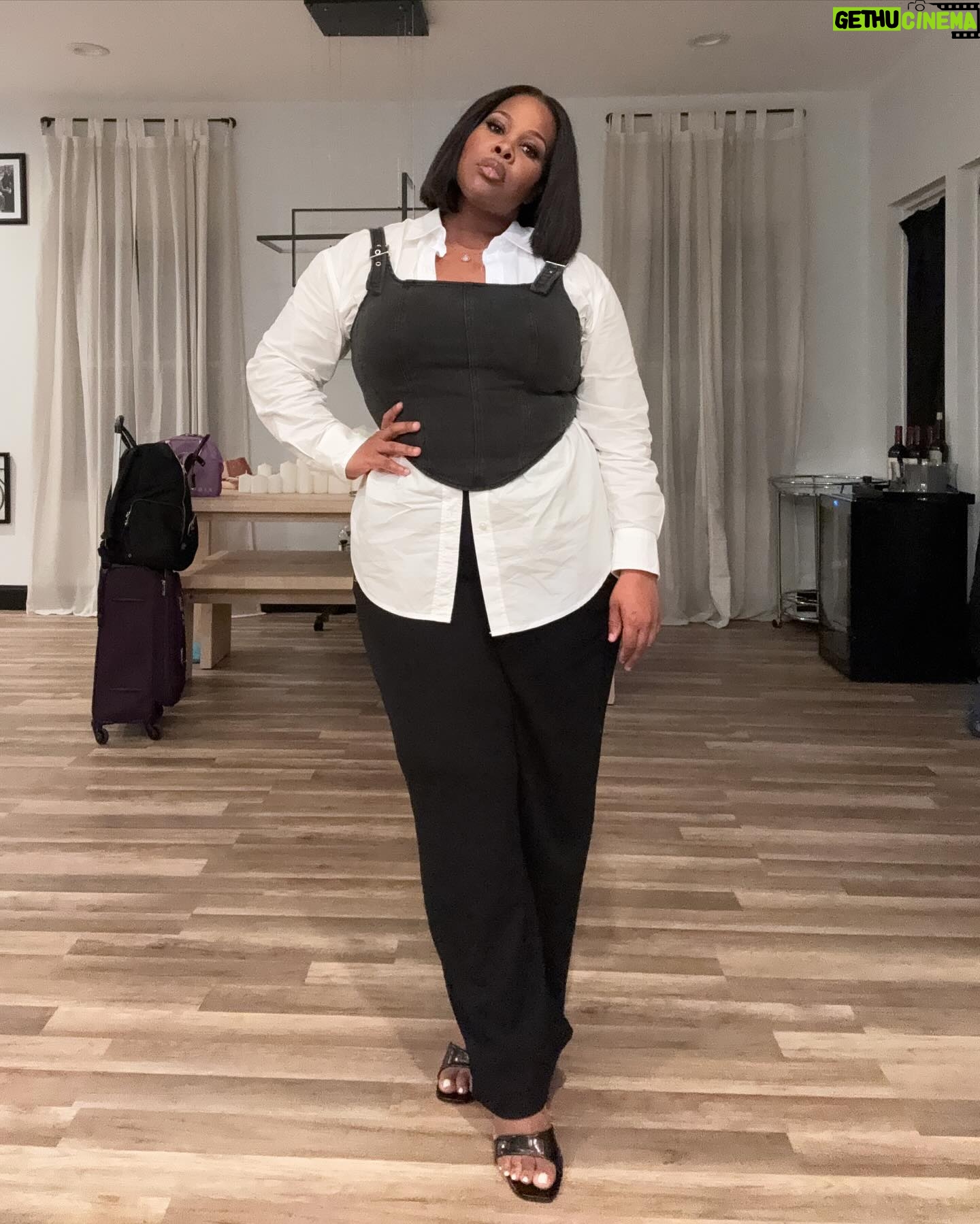 Amber Riley Instagram - Proof of Life (and Fine-ness).