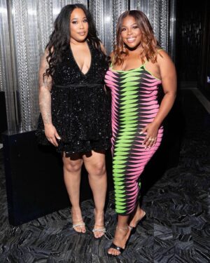 Amber Riley Instagram - Thank you @instagram for giving me my page back! Happy Birthday to my big sister! What an amazing night of celebrating 🥳 @merrymarie 

📸: @zeusviibes