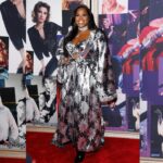 Amber Riley Instagram - It was an honor to be a part of CMT SMASHING GLASS, tributing the late but always great Aretha Franklin! It airs 11/15 at 9p! Tune in 🤍🖤🩶 👗: @icontips X @officialcalexander 💄: @jobellaluv 💇🏾‍♀️: @iamofficialjai 📸 : @jasonkempin