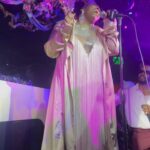 Amber Riley Instagram - Yes I sang this in the club. I’m moving forward like last year didn’t happen. Gratitude in 2024! Happy New Year 🎆 🎥: @itsmamaeb