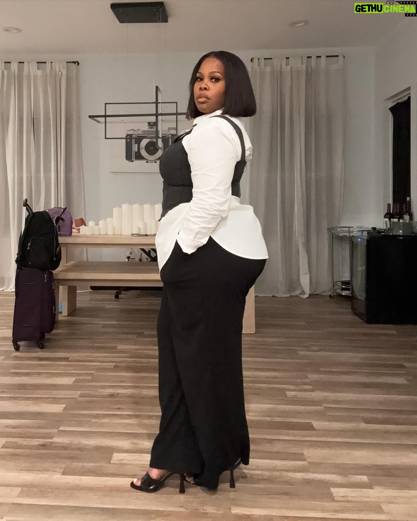 Amber Riley Instagram - Proof of Life (and Fine-ness).