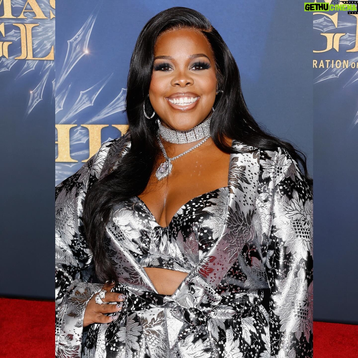 Amber Riley Instagram - It was an honor to be a part of CMT SMASHING GLASS, tributing the late but always great Aretha Franklin! It airs 11/15 at 9p! Tune in š¤š¤š©¶ š: @icontips X @officialcalexander š: @jobellaluv šš¾āāļø: @iamofficialjai šø : @jasonkempin